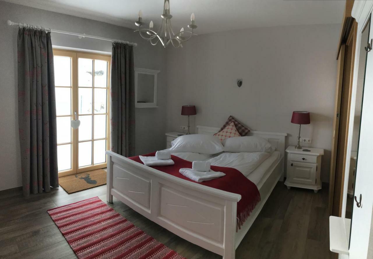 Platzhirsch Apartman Haus im Ennstal Kültér fotó